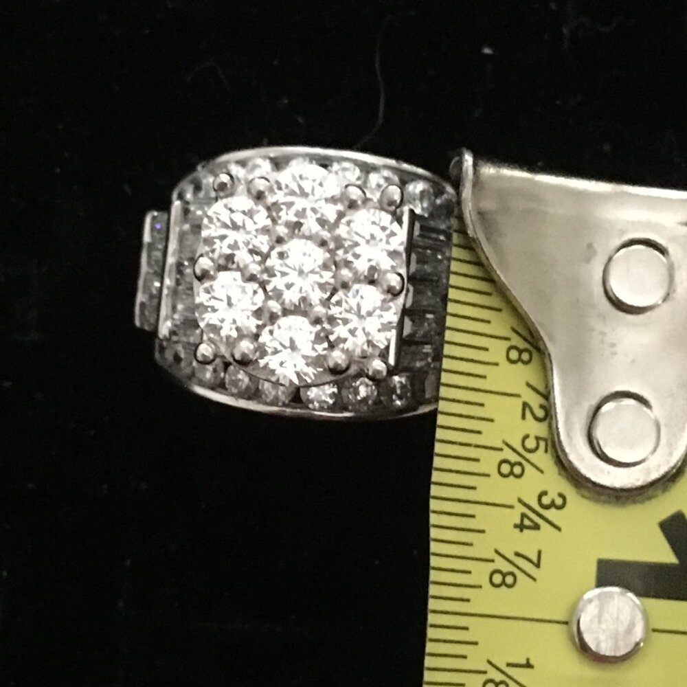 Brilliant Fashion Ring